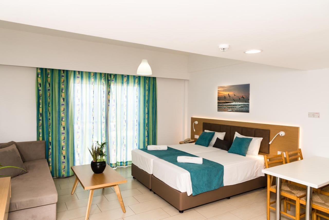 Helios Bay Hotel&Suites Klorakas Exterior foto